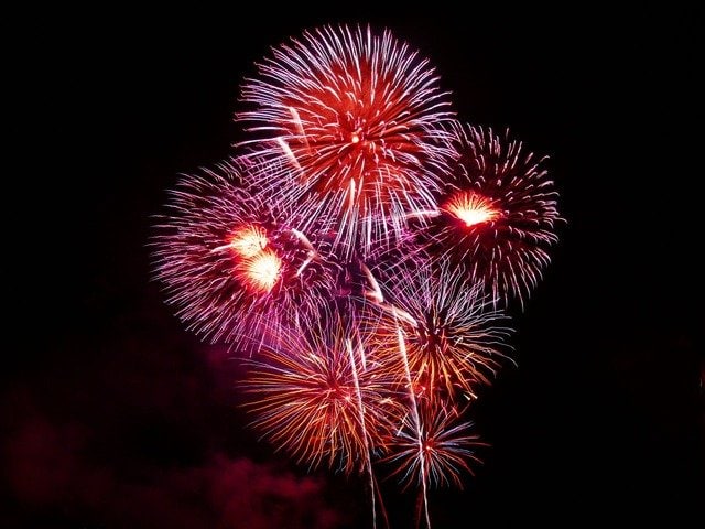 fireworks-g5e8d79874_640